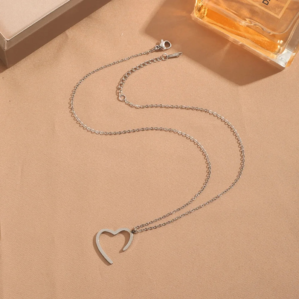 Stainless Steel Designed Love Heart Pendant Necklace For Women French Style Gold Color Clavicle Chain High Quality Jewelry Gifts