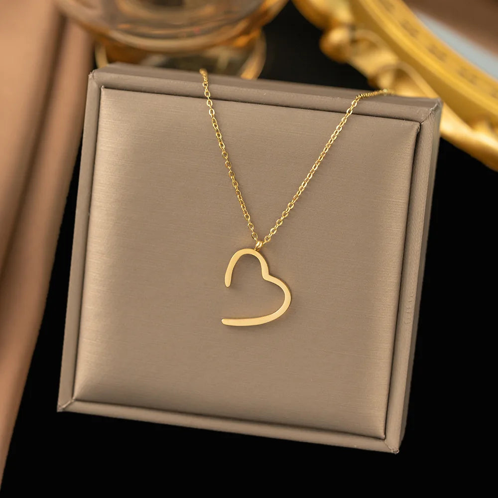 Stainless Steel Designed Love Heart Pendant Necklace For Women French Style Gold Color Clavicle Chain High Quality Jewelry Gifts