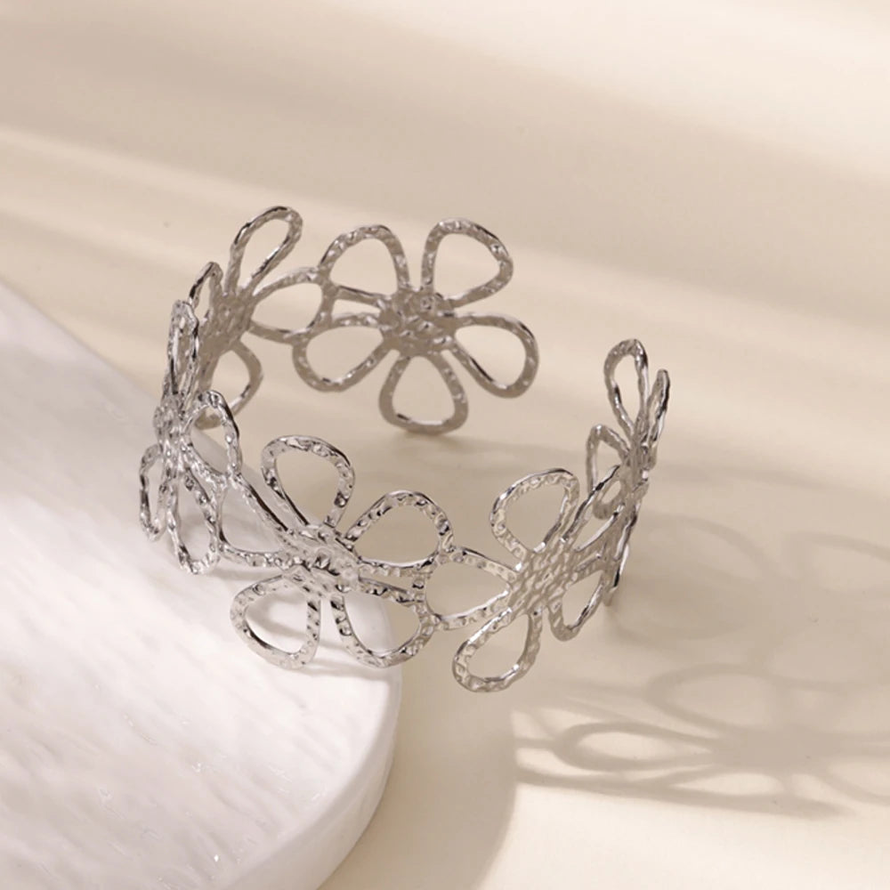Stainless Steel Wide Bangles for Women Luxury Gold Color Chunky Flower Cuff Bangle Bracelet femme Vintage Wedding Jewelry Gifts