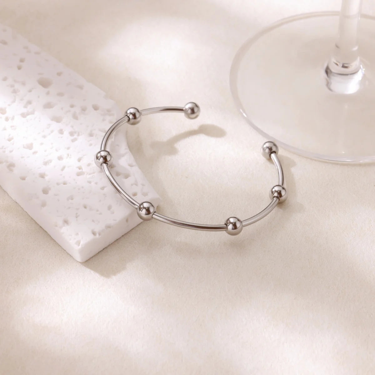 Stainless Steel Wide Bangles for Women Luxury Gold Color Chunky Flower Cuff Bangle Bracelet femme Vintage Wedding Jewelry Gifts