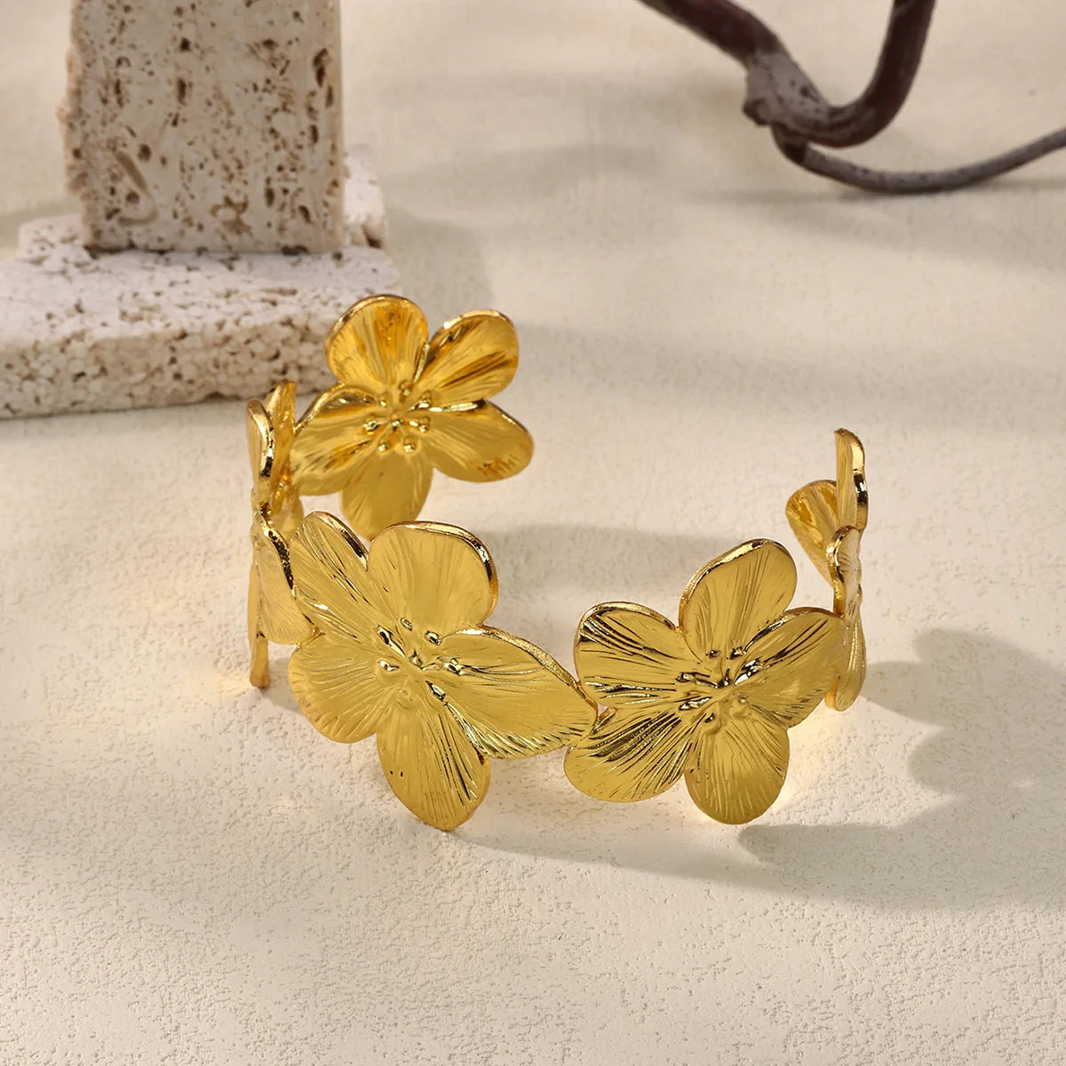 Stainless Steel Wide Bangles for Women Luxury Gold Color Chunky Flower Cuff Bangle Bracelet femme Vintage Wedding Jewelry Gifts